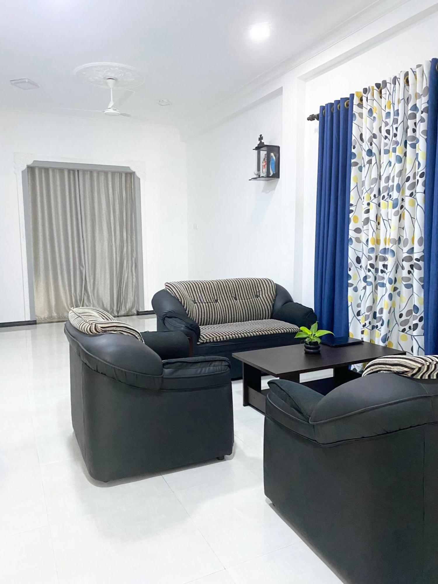 Mario Family Villa And Restaurant Negombo Exterior photo