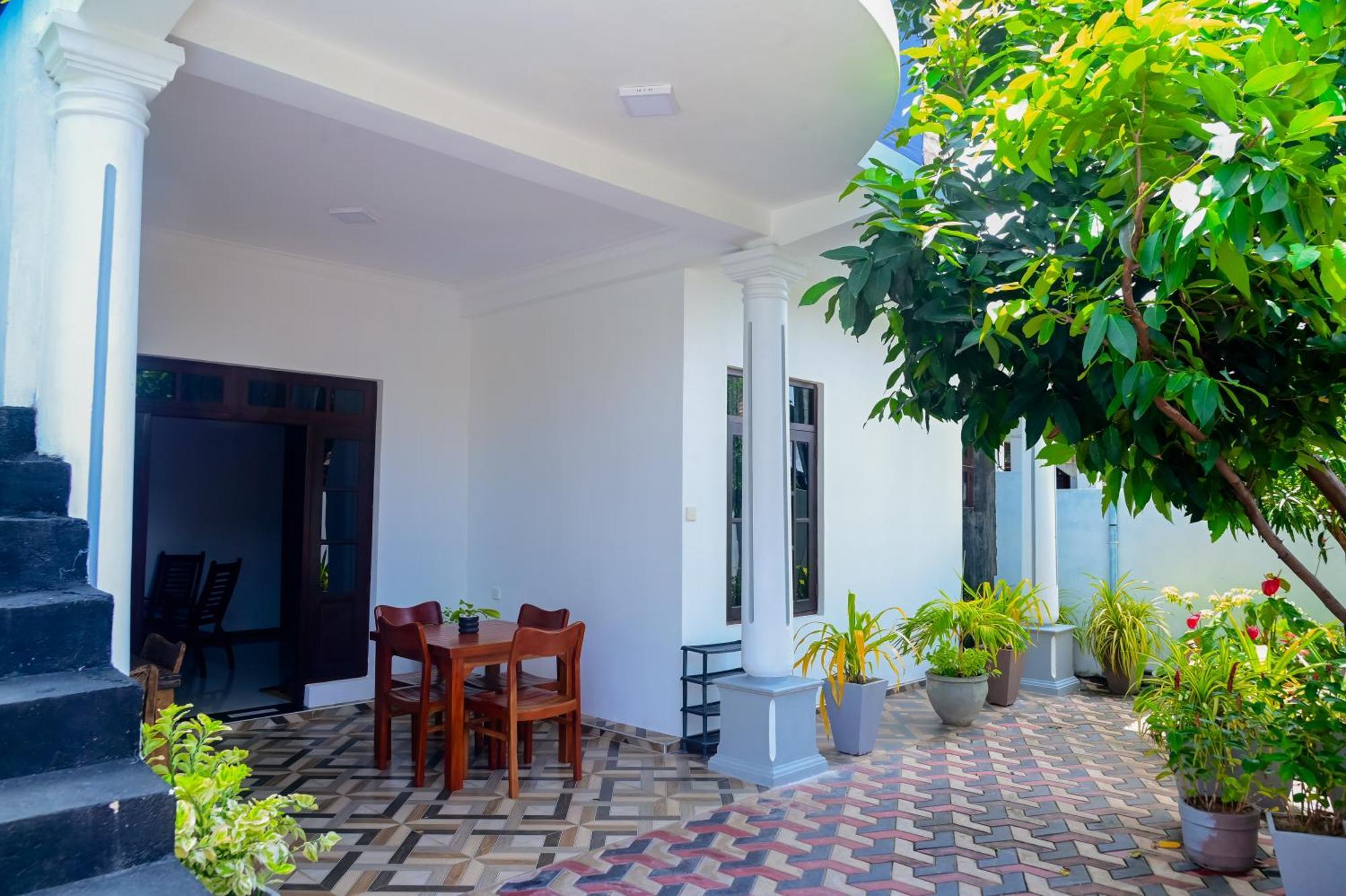 Mario Family Villa And Restaurant Negombo Exterior photo