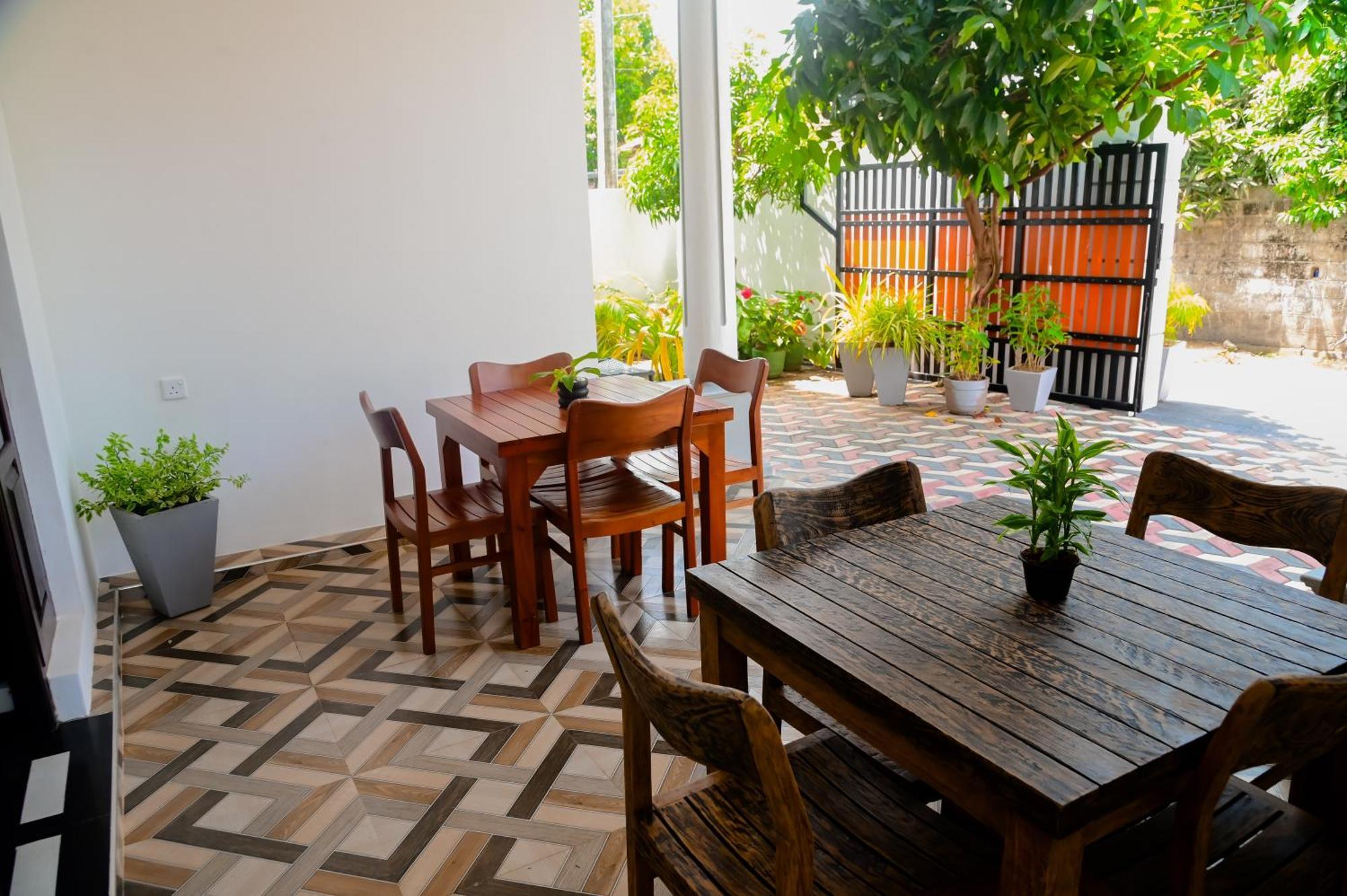 Mario Family Villa And Restaurant Negombo Exterior photo