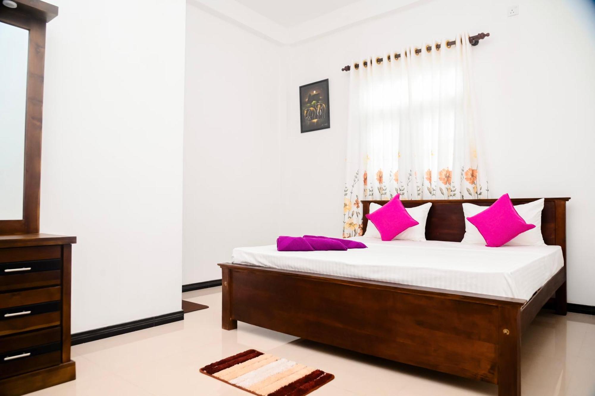 Mario Family Villa And Restaurant Negombo Exterior photo