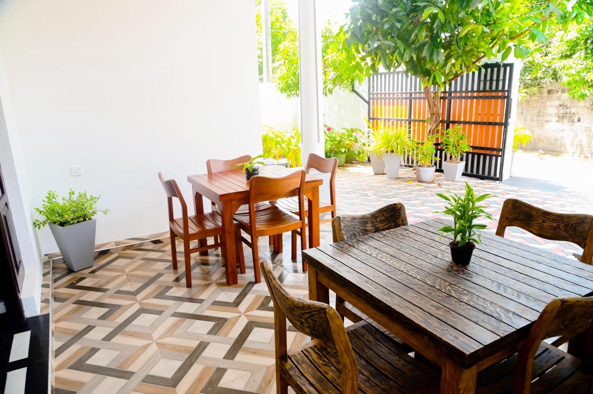Mario Family Villa And Restaurant Negombo Exterior photo