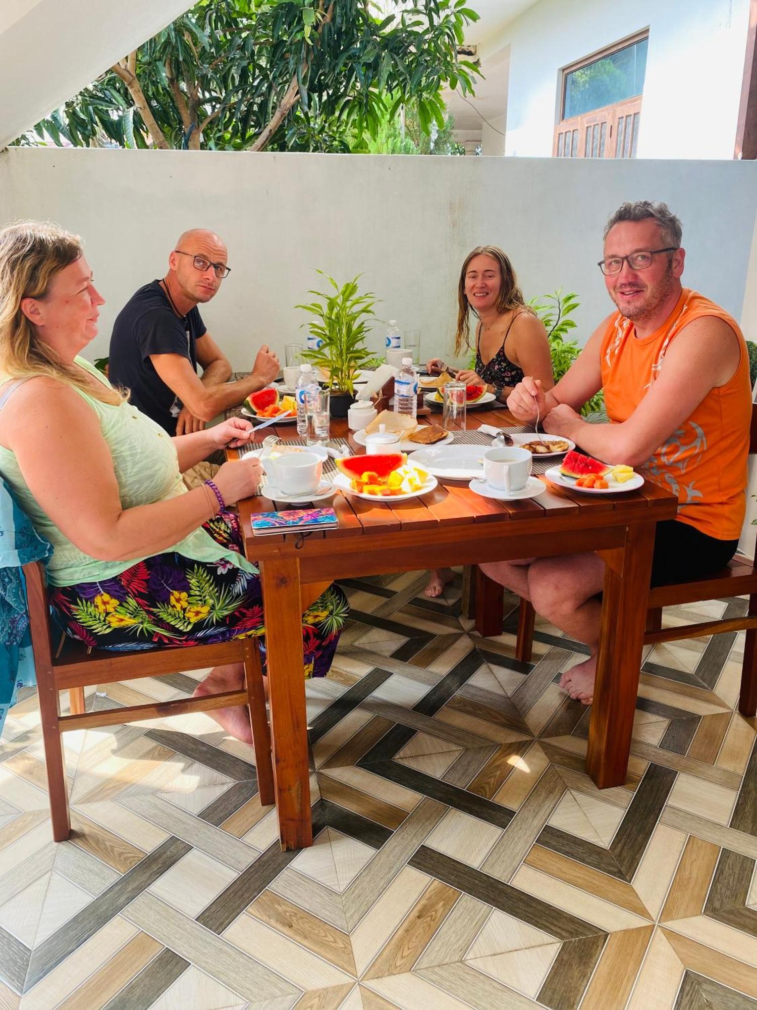 Mario Family Villa And Restaurant Negombo Exterior photo